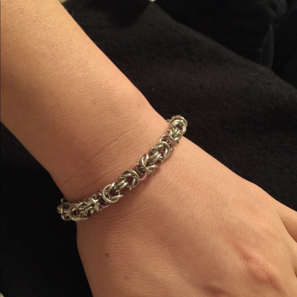 Silver and Pink Byzantine Chainmail Bracelet - Picture 3 of 6